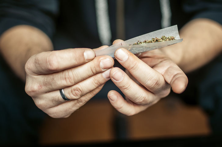Rolling a cannabis joint